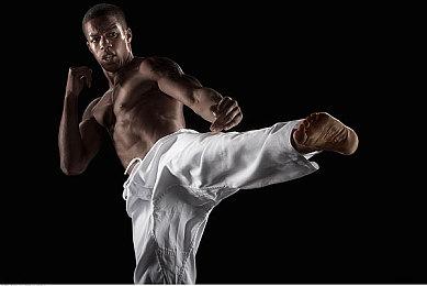 在《霍格沃茨之遗》中，你可以使用不可饶恕咒